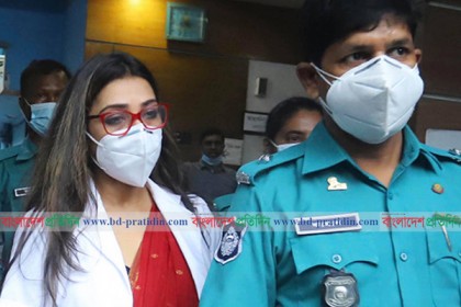 করোনা রিপোর্ট কেলেঙ্কারি, ডা. সাবরিনা গ্রেফতার