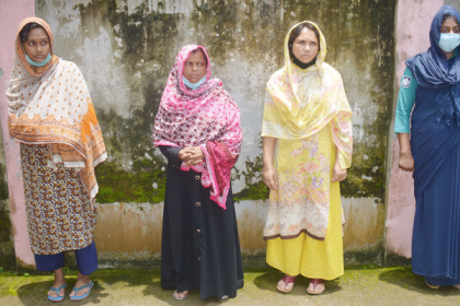 বরিশালে প্রতারক চক্রের ৩ নারী সদস্য আটক 