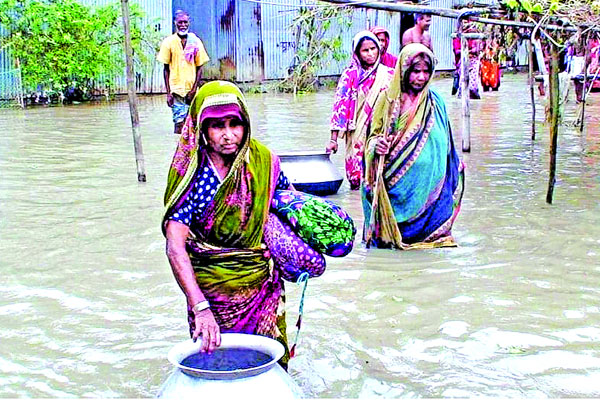 বিপৎসীমার ওপরে ১০ নদীর পানি