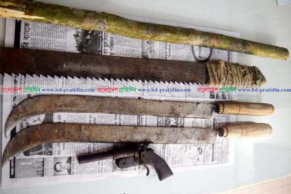 বগুড়ায় পুলিশ-ডাকাত গোলাগুলি, আহত ৪