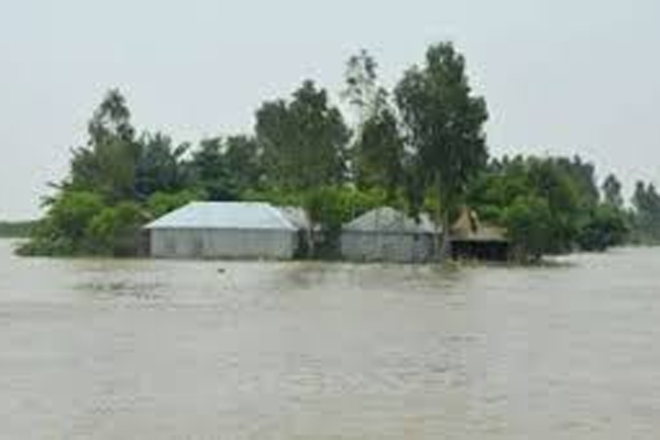 সিরাজগঞ্জে বন্যা পরিস্থিতির অবনতি, পানিবন্দি লাখো মানুষ 