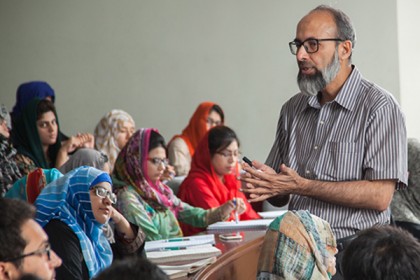 বিশ্ববিদ্যালয়ে অনুবাদসহ কোরআন পড়ানোর বিল পাশ পাকিস্তানে