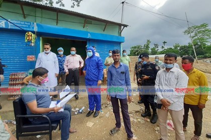 সিলেটে অবৈধভাবে মজুদকৃত প্রায় কোটি টাকার পাথর নিলামে বিক্রি