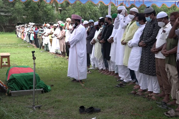 মুক্তিযুদ্ধের সংগঠক শাজাহান সিরাজের প্রথম জানাজা অনুষ্ঠিত