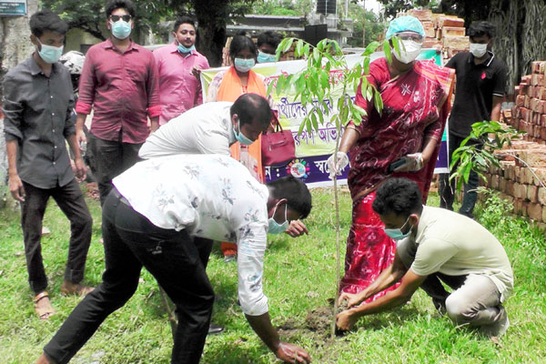 নড়াইলে বৃক্ষরোপণ কর্মসূচির উদ্বোধন