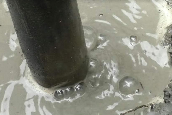 কলাপাড়ায় পানির পরিবর্তে গ্যাস পেলেন এক কৃষক