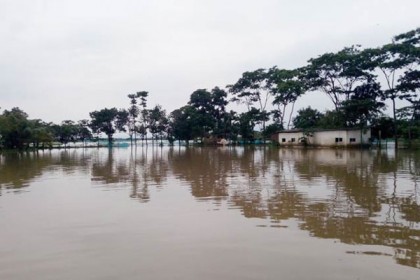 সুনামগঞ্জে বন্যায় বিশুদ্ধ পানির তীব্র সংকট