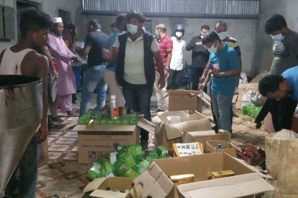 নেত্রকোনায় শিল্প নগরীতে নকল প্রসাধনী কারখানায় অভিযান 