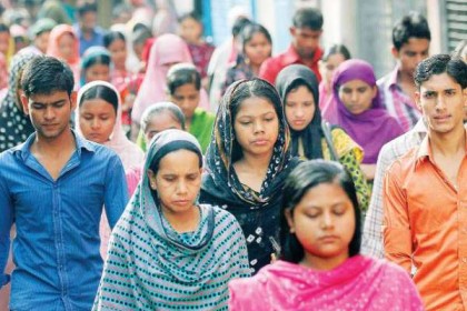 ২১০০ সালে বাংলাদেশের জনসংখ্যা অর্ধেক কমে যাবে‍!