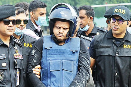 ভুয়া প্রতিষ্ঠানের অনুমতি নিয়ে নিম্নমানের মাস্ক ও পিপিই সরবরাহ করতেন সাহেদ