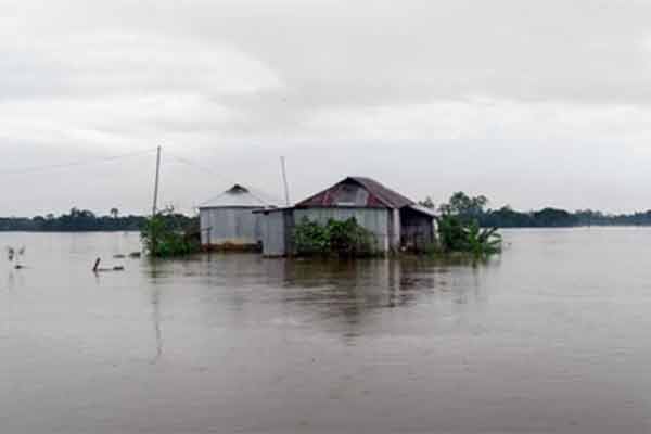 সিলেটে ফুঁসছে নদী, আতঙ্কে জনপদ