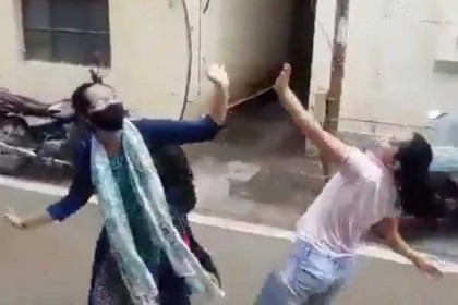 করোনা জয়ী বড় বোনকে স্বাগত জানাতে নৃত্য, ভিডিও ভাইরাল