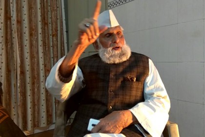 মসজিদে নামাজ পড়তে দিলে করোনা দূর হবে, দাবি ভারতীয় সাংসদের