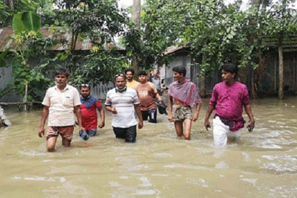 সিংড়ায় বন্যার পানি বৃদ্ধি অব্যাহত, দুর্ভোগ চরমে
