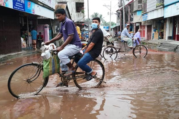 সিংড়ায় বন্যায় লক্ষাধিক মানুষ পানিবন্দী 