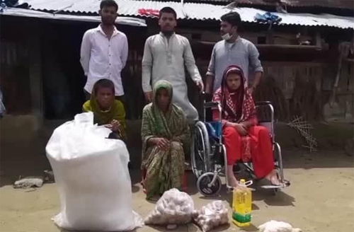 করোনায় ৪৩ জন প্রতিবন্ধীর সেবায় চবি শিক্ষার্থী 
