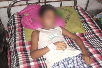 টাকা চুরির অভিযোগে শিশুর হাত বেঁধে মাথায় আঘাত!