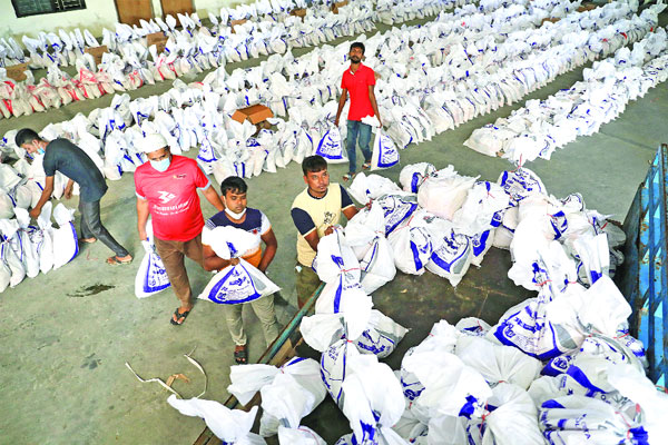 ৬ হাজার দরিদ্র পরিবারে বসুন্ধরা চেয়ারম্যানের ঈদ উপহার