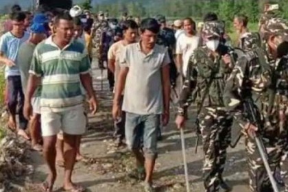 ভারতের দাবি করা ভূখণ্ডে কাঁটাতারের বেড়া দিচ্ছে নেপালিরা