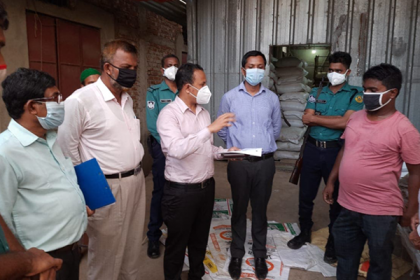 চট্টগ্রামে মাছের ভেজাল খাবার তৈরির কারখানা আবিষ্কার 
