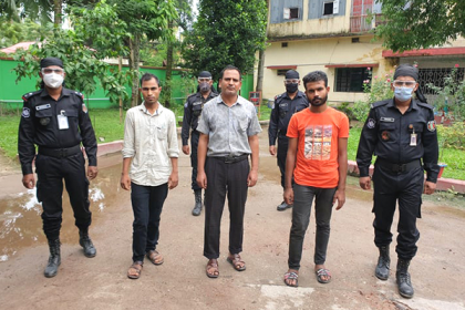 ইয়াবার বিকল্প ব্যথানাশক ট্যাবলেট! রংপুরে গ্রেফতার ৩