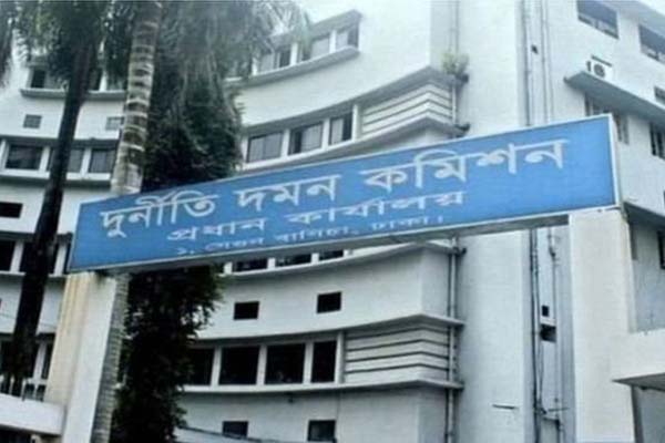 স্বাস্থ্যের দুর্নীতিতে সচিব-মন্ত্রী থাকলেও আপোস নয় : দুদক