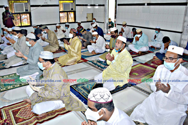 দিনাজপুরে ৭ হাজার মসজিদে ঈদের নামাজ