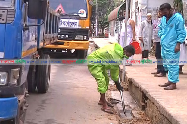 বরিশালে ৭ ঘন্টার মধ্যে পশুর বর্জ্য অপসারণ সিটি করপোরেশনের