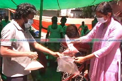 বরিশালে বাসদের উদ্যোগে দেড় 
হাজার পরিবারে গরুর মাংস বিতরণ
