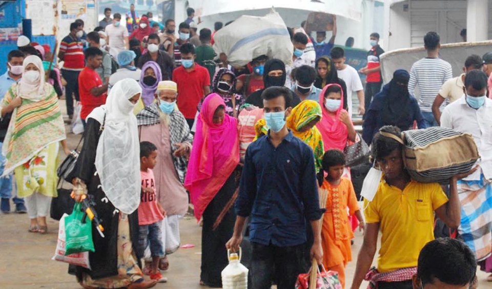 ঈদ শেষে রাজধানীতে ফিরছে মানুষ