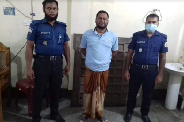 
চরফ্যাসনে ইমামকে মারধরের অভিযোগে বিএনপি'র সভাপতি গ্রেফতার