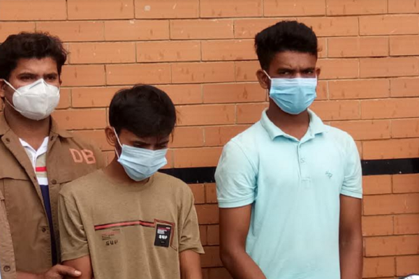 শরীয়তপুরে মোটরসাই‌কেল চালককে বৈদ‌্যু‌তিক তার পেচিয়ে শ্বাসরোধ করে হত‌্যা