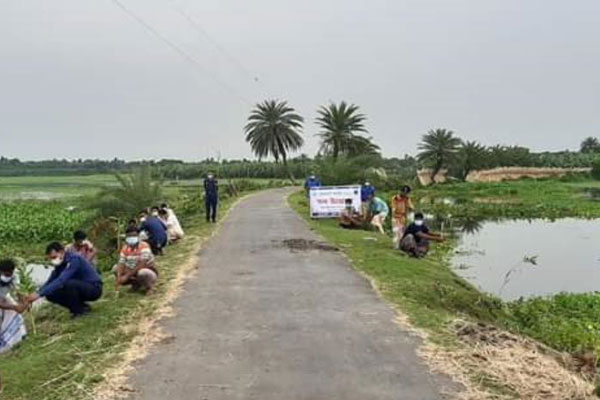 নাটোরে পুলিশের উদ্যোগে বৃক্ষরোপণ