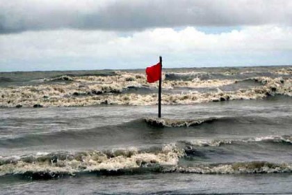 সমুদ্রবন্দরগুলোতে ৩ নম্বর স্থানীয় সতর্ক সংকেত দেখানোর নির্দেশ