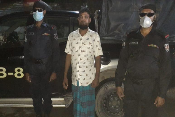 বরগুনায় অস্ত্র, গুলি, ইয়াবাসহ শীর্ষ সন্ত্রাসী গ্রেফতার