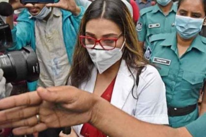 সাবরিনাসহ আটজনের বিরুদ্ধে চার্জশিট

