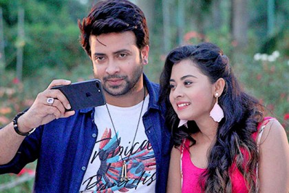 সিনেমার গানে দুই বাংলায় শাকিব-বুবলীর অনন্য রেকর্ড