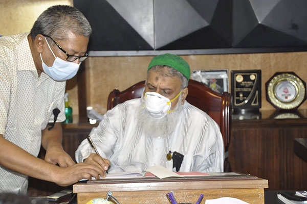 চট্টগ্রাম সিটি করপোরেশনের দায়িত্ব নিলেন খোরশেদ আলম