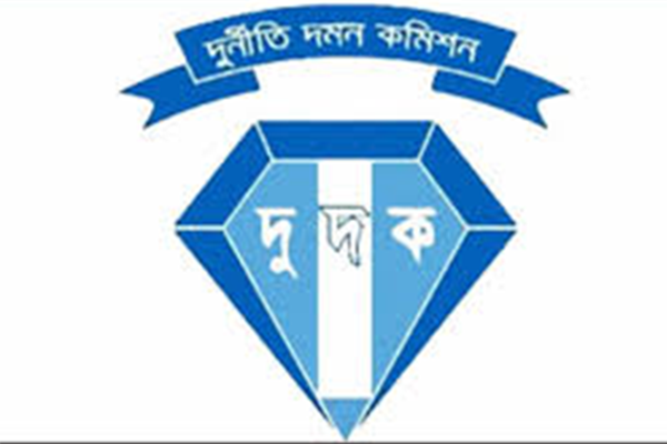 সার কালোবাজারে বিক্রি; দুই কর্মকর্তার বিরুদ্ধে দুদকের মামলা 