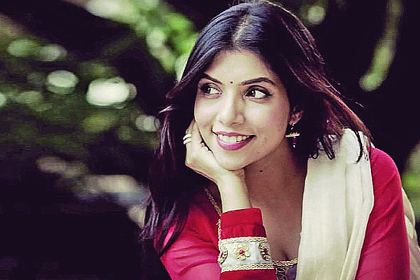 নওশাবার ‘হার স্টোরিজ’
