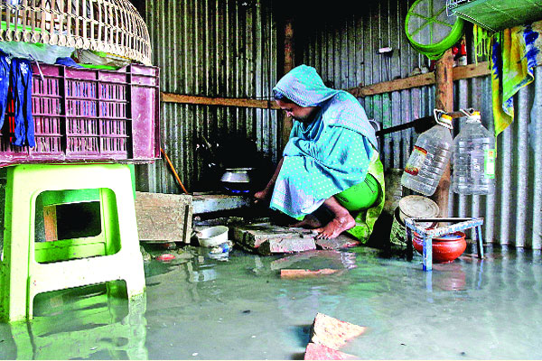 বন্যার চোখ রাঙানি এবার ঢাকায়