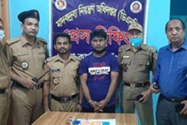 চাঁদপুরে ৩৫০ পিস ইয়াবাসহ আটক ১
