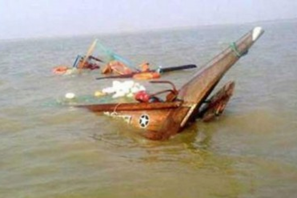 কুমিল্লায় ট্রলার ডুবে শ্রমিক নিহত