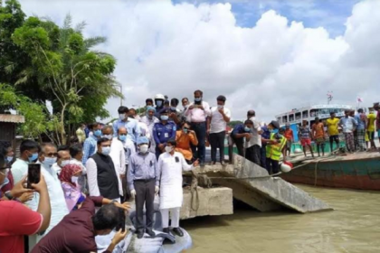 নদীতে অবৈধ বালু উত্তোলণকারীদের কাউকেই ছাড় দেয়া হবে না: পানি সম্পদ উপমন্ত্রী