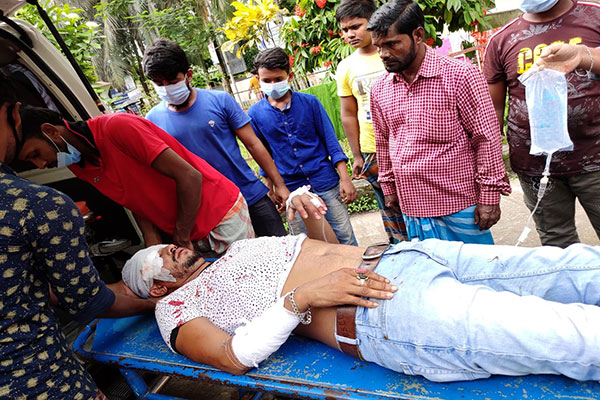 কলাপাড়ায় দুই মোটরসাইকেলের সংঘর্ষে আহত ১