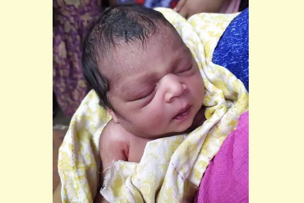 কলাবাগান থেকে উদ্ধার নবজাতকটি এখন নিবিড় পর্যবেক্ষণে