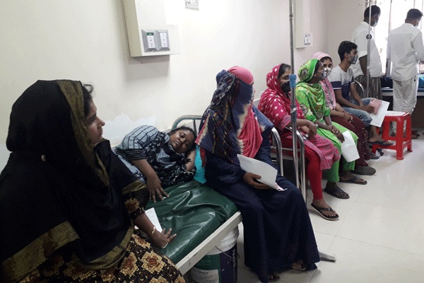 কালিয়াকৈরে কারখানার খাবার খেয়ে অর্ধশতাধিক শ্রমিক অসুস্থ