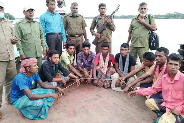 সুন্দরবনের হ্যারিটেজ অংশে মাছ শিকারের চেষ্টা, ৯ জেলে আটক