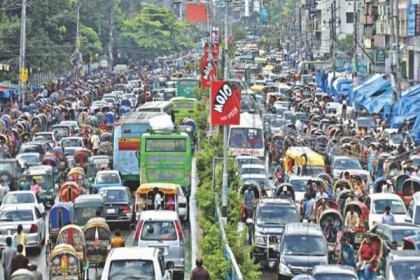 গণপরিবহনে ৬০ শতাংশ বর্ধিত ভাড়া প্রত্যাহার দাবি