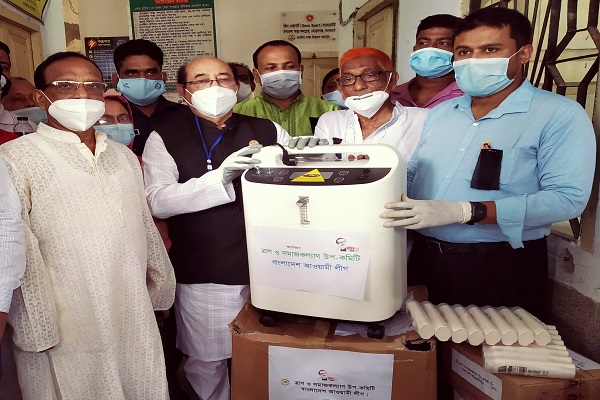 হাসপাতালে অত্যাধুনিক অক্সিজেন সিলিন্ডার দিলেন এমপি